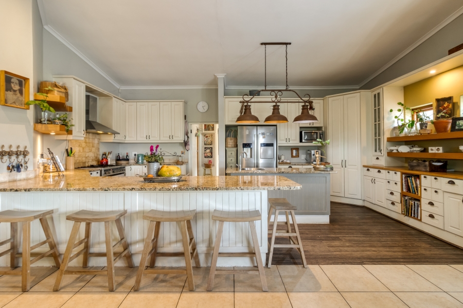 5 Bedroom Property for Sale in Fairview Heights Western Cape